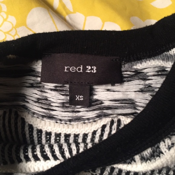 ๐ Red 23 Textured Sweater ๐ - Picture 4 of 6